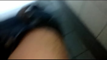 Preview 4 of Paula Garces Sex - Jalandome en el ba&ntilde_o en el trabajo #2  Sacando Lechita
