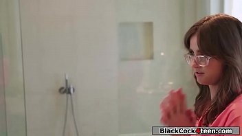 Preview 1 of Desi Babh - Masseuse sucks and fucks black costumer