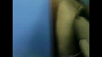 Preview 3 of Indiansexmoveo - pasiva tv clocet cachando en cabinas