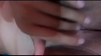 Preview 3 of Burundian Sex - loira se mansturbando