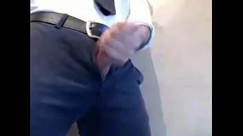Preview 3 of Bhargin Girl Sex - Meu Pau grosso na punheta de roupa social