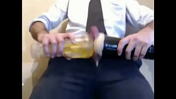 Preview 2 of Sikap Seliku - Pau grosso metendo no fleshlight