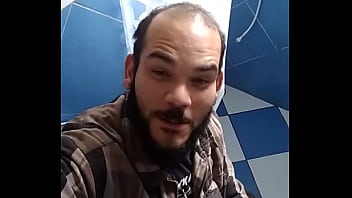 Preview 2 of Codi Mido - Idiota sem gra&ccedil_a e fodendo sua autoestima,  cantando um reggae daora