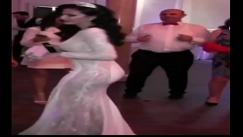 Preview 1 of Boy Di Perkosa Mom - Great Huge Ass nWedding Dress Dance