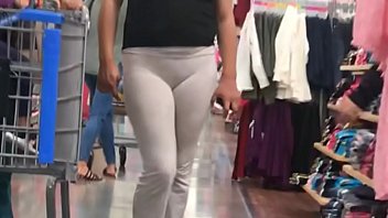 Preview 3 of Hot Mujjra - Bonita en el supermercado cameltoe |Misscameltoe