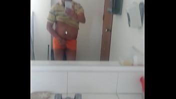 Preview 3 of R Bjuthy Ry - Masturbando muy rico en el ba&ntilde_o de mi trabajo 2