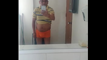 Preview 1 of R Bjuthy Ry - Masturbando muy rico en el ba&ntilde_o de mi trabajo 2