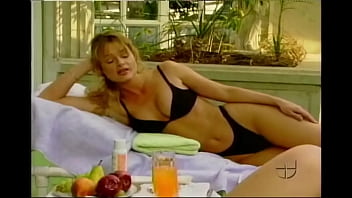 Preview 2 of Mom Son Ki Sexy Viedo - Joana benedek en bikini