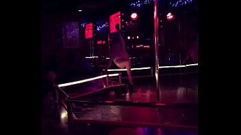 Preview 4 of Public Smol Sex Girl - Domina un gran dance sobre sus Tacones Gigantes High Heels