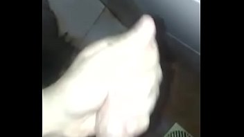 Preview 1 of Hotxmia - Me hago la paja mientras me ba&ntilde_o