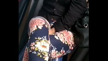 Preview 3 of Girl Monkey Sex - Me mira el bulto y se excita
