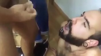 Preview 3 of Xxxsscc - Engolindo a porra de um batalh&atilde_o de machos!