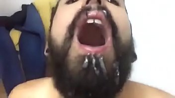 Preview 4 of Xxxsscc - Engolindo a porra de um batalh&atilde_o de machos!