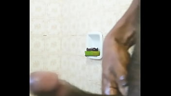 Preview 4 of Hidden Massage Pussy - Deixando meu pau duro pensando na gostosa