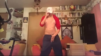Preview 1 of Victoria June Jax Slayher - Bailando Scooby Doo