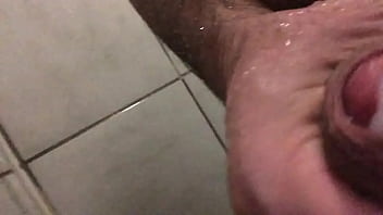 Preview 4 of Suhagrat Blood Fucking - Banho gostoso