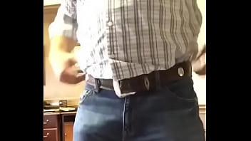 Preview 1 of Soniliyan Xx Video - cowboy gostoso se exibindo