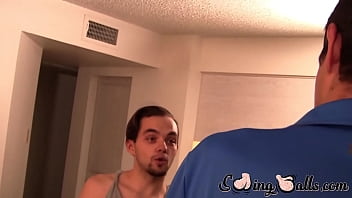 Preview 2 of Hot Sex Pruma Borracha - Young man cock sucked off vigorously by gay deviant