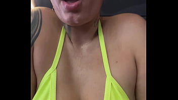Preview 3 of Skodeng Mandi Malam - Fui treina de biquinho fil dental ! Na academia de frente da praia de Copacabana no RJ . Quase fui expulsa fiquei com tanto tes&atilde_o que fiquei toda babadinha na bucetinha !