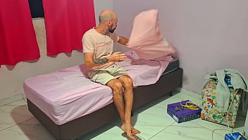 Preview 1 of Vghgyh Bhghj - Padrasto faz visita noturna inesperada!