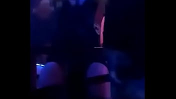 Preview 3 of Danny D 3gp - AMIGA EN EL BAR