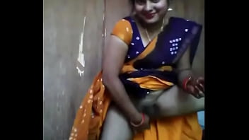 Preview 4 of Hit Sex Girl Interview - Indian lady is using cucumber inside her vagina pussy