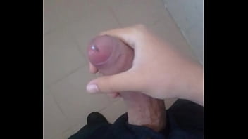 Preview 3 of Bim Vs Chutkie Xxx Video - Gozando no banheiro do hospital