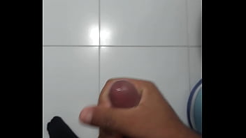 Preview 1 of Www Xxx Viddo - Lubrificando o menino