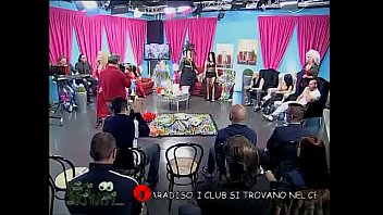Preview 1 of Sex Vidio Ful - Veronica Rossi Strip during Vizi Privati