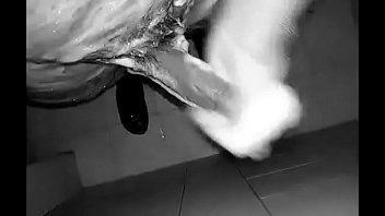 Preview 3 of Msng Xxx - Despu&eacute_s de chuparla me m&aacute_sturba mi amante en su ba&ntilde_o con jab&oacute_n
