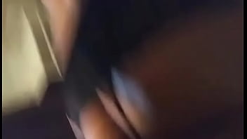 Preview 4 of Yumy Ass 26 - Me mete a verga maduro casado por primera vez. Travesti de 19