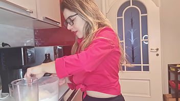 Preview 2 of Bagla Poran - video que you tube excluiu ,  safada na cozinha paga peitinho