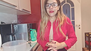 Preview 1 of Bagla Poran - video que you tube excluiu ,  safada na cozinha paga peitinho