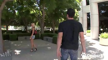 Preview 1 of Violee Par Son Pere - Briana Blair Slobs On A Big Thick Dick