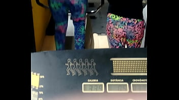 Preview 3 of Lipe Sex - Coroa loira treinando na academia paulista.