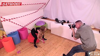 Preview 1 of Hot Xxxse - 20yo teen comes for a model job and ends fucking porn. Meet Chrissy Fox.