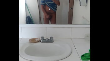 Preview 1 of Blac Man Xxnxx - Masturbando muy rico en el ba&ntilde_o de mi trabajo 1