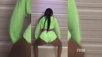 Preview 3 of 702 Amateur - Mc pocahontas gostosa dancando funk