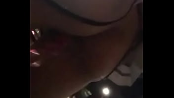 Preview 2 of Cris Miss Xxx - Daniela P. se muestra nuevamente con su filia de exhibicionista pero esta vez con un juguetito en el culo paseando por las aceras del parque de Samanes.
