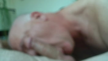 Preview 1 of Blaria Ivory - lekker gepijpt in de stoel