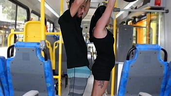 Preview 1 of Pornstar Tit - ABSURDO EM PUBLICO NO &Ocirc_NIBUS homem da esfrega o pau na morena ate gozar na sua bunda e vestido