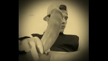 Preview 1 of Cento X Cento Culo - chico latino dotado se pajea y lo maman