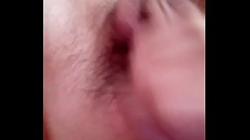 Preview 2 of Young Hunny Mom - Estaba caliente y bueno,  va una paja