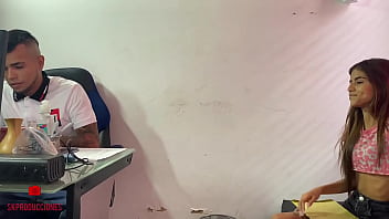 Preview 1 of 3d Futanari Female Pov - Jefe se folla a joven universitaria que pide una oportunidad de trabajo  - porno en espa&ntilde_ol - en ruso