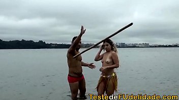 Preview 1 of Teshers Sexxxx - Loira gostosa transando na praia com amante