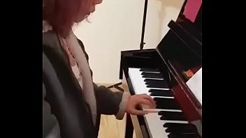 Preview 4 of Corset Kayden Kross - YO TOCANDO EL PIANO - ME PLAYING THE PIANO
