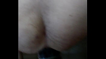 Preview 4 of Smal Girl Sex Blak Boy - CASAD&Atilde_O HETERO SENTANDO NO CONSOLO
