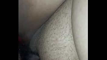 Preview 3 of Black Pussy Licking Big Boobs - Meti&eacute_ndome un dildo en la vagina que un cliente me acaba de regalar (versi&oacute_n completa en PREMIUM)