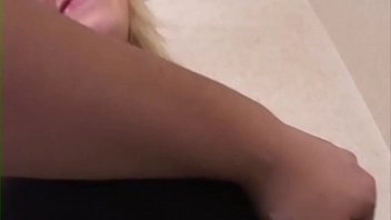 Preview 1 of Vip Hindi Chudai - Gl&uuml_ckliche Blondine bekommt 3 super Schw&auml_nze zum Testen ... sie nimmt alle ...