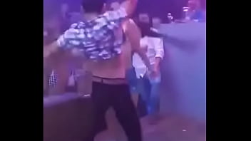 Preview 2 of Jeans Pen - Ni&ntilde_a Se desnuda en Publico